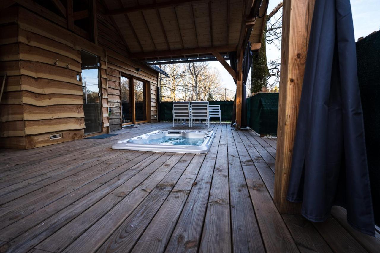 Charmante Cabane Dans Les Arbres Avec Jacuzzi Et Sauna Boismorand Eksteriør billede