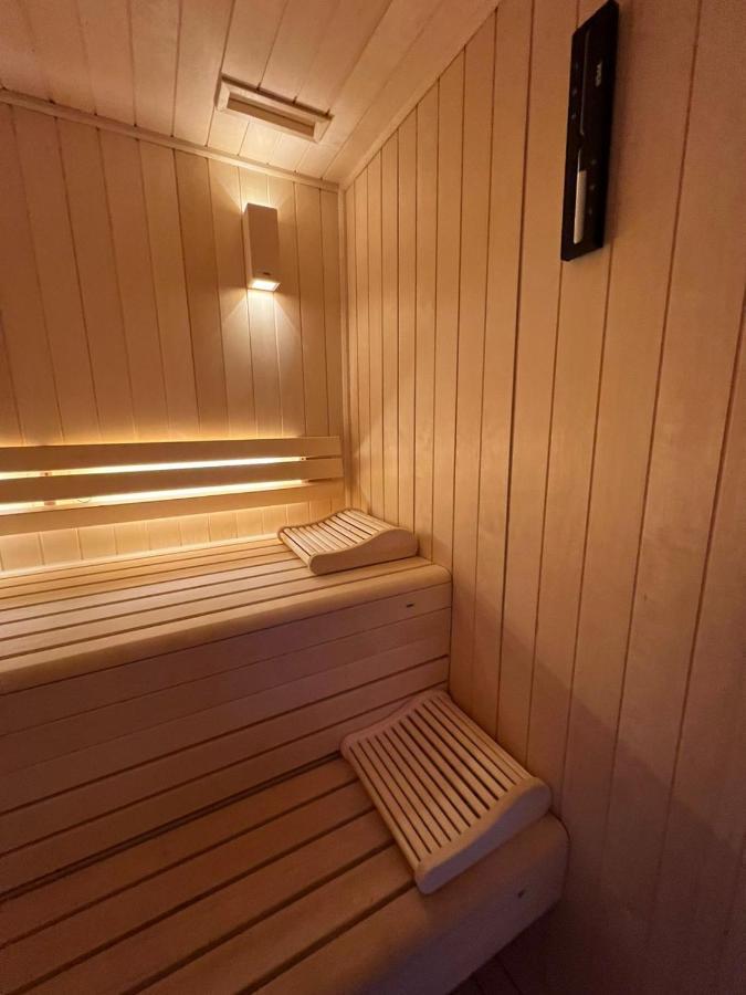 Charmante Cabane Dans Les Arbres Avec Jacuzzi Et Sauna Boismorand Eksteriør billede
