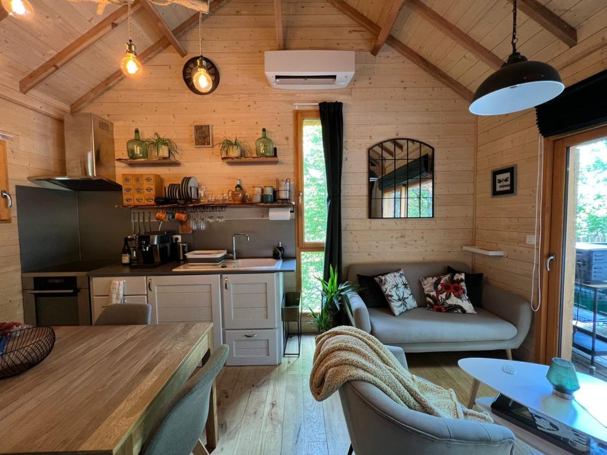 Charmante Cabane Dans Les Arbres Avec Jacuzzi Et Sauna Boismorand Eksteriør billede