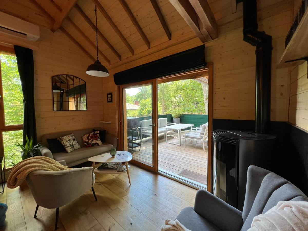 Charmante Cabane Dans Les Arbres Avec Jacuzzi Et Sauna Boismorand Eksteriør billede