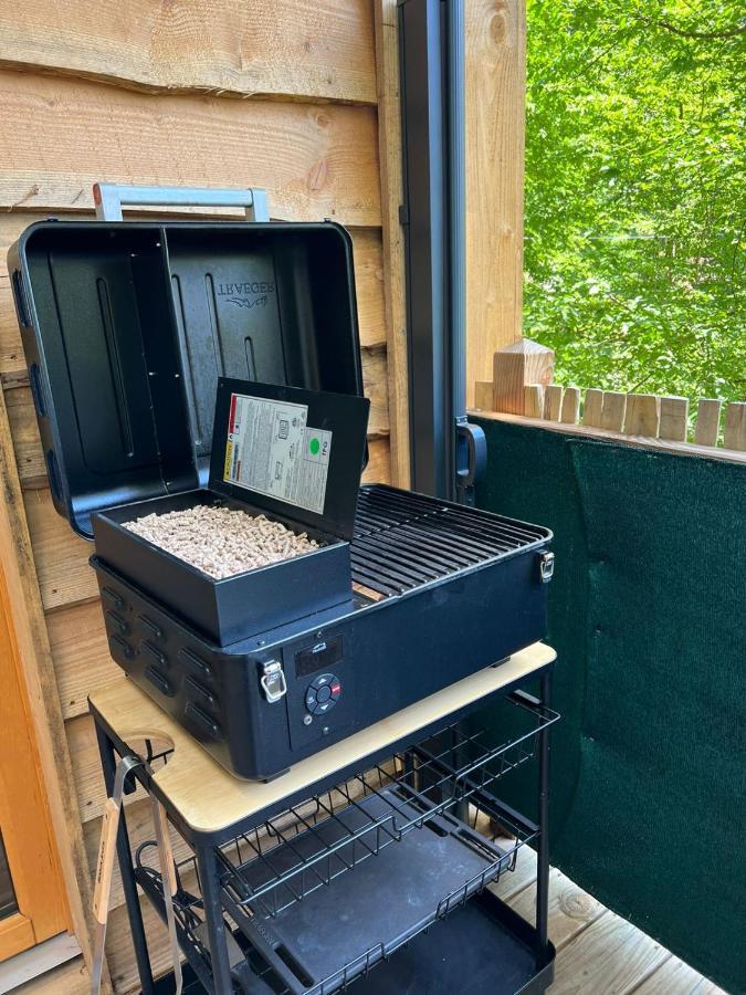 Charmante Cabane Dans Les Arbres Avec Jacuzzi Et Sauna Boismorand Eksteriør billede